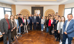 Başkan Tugay teşekkür turuna Balçova’da devam etti