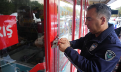 Torbalı’da tarihi geçmiş ürüne geçit yok: Marketler mühürlendi