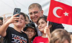Başkan Tugay’dan 23 Nisan mesajı: En büyük gücümüz yetiştirdiğimiz nesiller