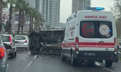 Altınyol'da servis aracı takla attı