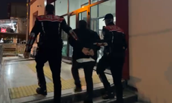 İzmir’de 10 yıl hapis cezasıyla aranan şüpheli polis tarafından yakalandı