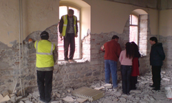 Başkan Tugay, Meslek Fabrikası'nın 19 yıl önceki görüntülerini paylaştı: Neredeydiniz o yıllarda?