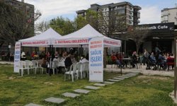 Bayraklı'da Sağlık Haftası seferberliği: Yüzlerce kişiye ücretsiz hizmet