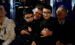 Meslek Fabrikası önünde nöbet: Başkan Tugay 24 saat bekleyecek