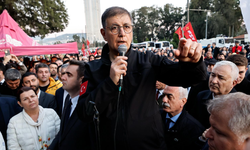 Başkan Tugay’dan Meslek Fabrikası önünde sert çıkış: İzmir’in sabrını zorlarsanız cevabını alırsınız