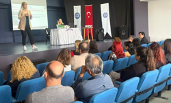 Çeşme’de öğrenci ve personellere KADES ve narkotik eğitimi verildi