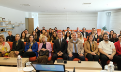 EGİAD’da Ayşe Kulin rüzgârı: Atatürk’ün insani yönü konuşuldu