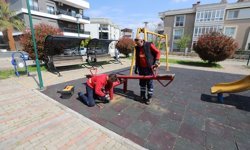 Menderes’te parklar yenileniyor: Tütüncüoğlu Parkı baştan sona yenilendi