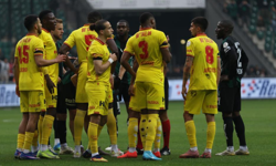 Göztepe son saniyede yıkıldı: VAR kararı oyunu değiştirdi