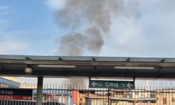 Buca’da gökyüzünü kaplayan kara dumanlar paniğe neden oldu