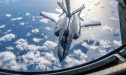 İran’da ABD’ye ait savaş uçağı düştü: Pilotlar için ödül açıklaması