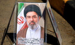 Reuters: İran dini lideri Hamaney’in yüzü tanınmaz halde