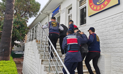 Çeşme’de araçlara yönelik hırsızlık girişimi: 35 kamera incelemesiyle 2 şüpheli yakalandı