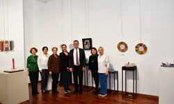 İzmir’de Umuda Yolculuk sergisi açıldı: Başkan Öküzcüoğlu ablasına ve çocuklara destek verdi