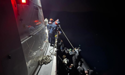 Urla açıklarında 21 düzensiz göçmen yakalandı