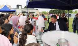 Bayındır’da gökyüzü çocukların uçurtmalarıyla renklendi