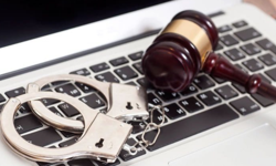 İzmir’de medya görünümlü şantaj yargıya taşındı