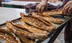 Çiğli'de gıda skandalı: Pide harcında tek tırnaklı eti tespit edildi