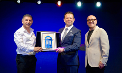 İzmir iş dünyası Yeni Cabaret’te buluştu: Kıbrıs yatırımları masadaydı