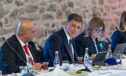 İzmir turizmine destek paketi: Su indirimi ve İZMAR depo geliyor