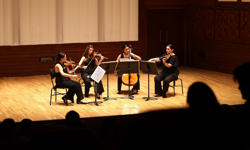 İzmir Oda Orkestrası yine ayakta alkışlandı