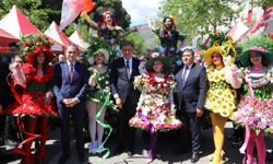İzmir ve Türkiye’nin çiçek başkenti Bayındır’da 27. Uluslararası Festival heyecanı başladı