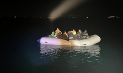 İzmir'de 9'u çocuk 25 düzensiz göçmen yakalandı