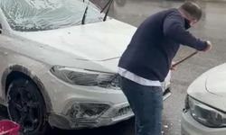 Karabağlar’da ilginç araç yıkama yöntemi