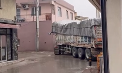 Arızalanan TIR nedeniyle Konak'ta yol kapandı