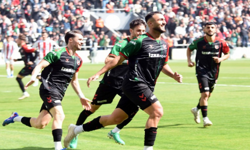 Ege derbisinde Play-Off heyecanı: Karşıyaka Ayvalık deplasmanında