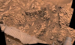 Mars yüzeyinde “ejderha derisi” gibi gizemli kaya yapıları keşfedildi