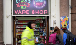 İngiltere’de 2009 sonrası doğanlara ömür boyu sigara yasağı