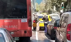 Karataş’ta taksi engeli trafiği kilitledi