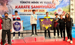 İzmirli gençler Antalya’da zirveye çıktı