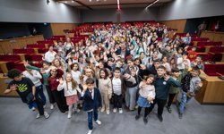 İzmir çocuk politikalarında vites yükseltti: Geleceğin şehri çocuklarla tasarlanıyor!