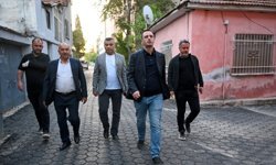 Bornova’da sokaklar yenileniyor: Desenli asfalt çalışmaları yayılıyor