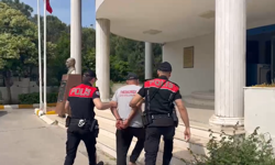 İzmir’de 16 yıl hapis cezasıyla aranan firari hükümlü yunus timlerinden kaçamadı