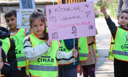 Buca Çınar Anaokulları öğrencilerinden kütüphaneye ziyaret