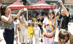 Çiğli'de yılsonu şenliği: Çocuklar doyasıya eğlendi