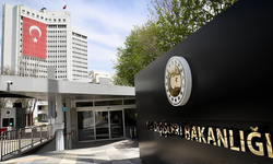 Karadeniz’de vurulan Türk gemisiyle ilgili Dışişleri’nden açıklama: Vatandaşlarımızın durumu takip ediliyor