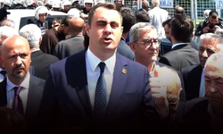 CHP’li Güç’ten genel merkez önünde sert çıkış: Biz bu barikatları yıkacağız