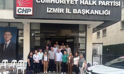CHP İzmir İl Başkanlığı’ndan “demokrasi nöbeti” mesajı
