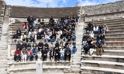 Üniversite öğrencilerine kültür rotası: Bergama ve Ödemiş gezisi düzenlendi