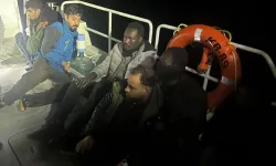 İzmir açıklarında göçmen operasyonu: 66 düzensiz göçmen yakalandı