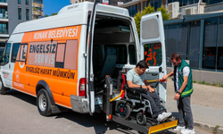 Konak'ın 'Engelsiz Servis'i' yüzleri güldürmeye devam ediyor