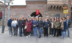 Konak’ta tarih yolculuğu: Kültürel miras gezilerine yoğun ilgi