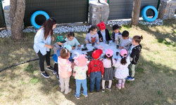 Minik öğrenciler Tarım Okulu'nda doğayla buluştu