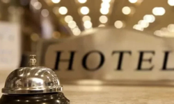 Otel ve konaklamada vergi oranı yarıya indirildi