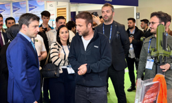 Selçuk Bayraktar'dan Bornovalı firmaya ziyaret