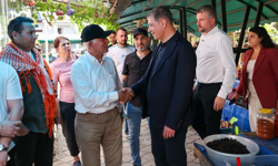 Tugay Buca'da vatandaşlarla buluştu: Çocuklara futbol sahası sözü verdi